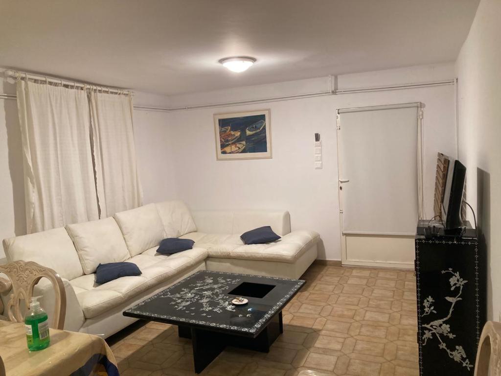 Lenia'S 1 Apartment Артемида Екстериор снимка